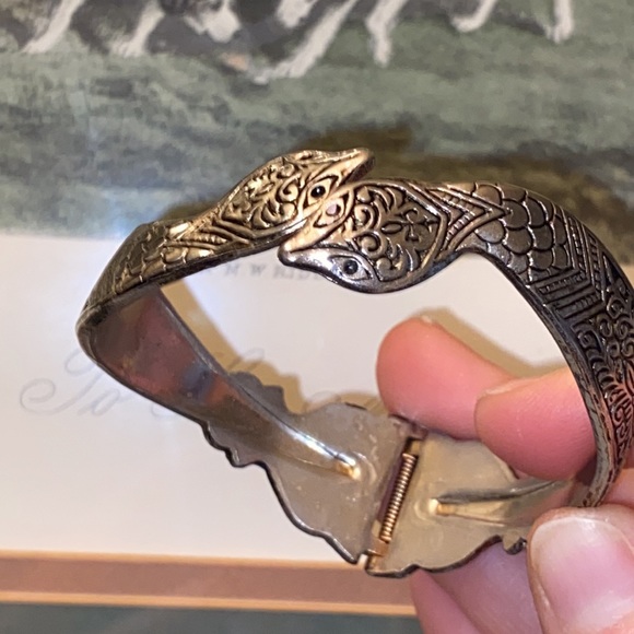 Gorgeous VINTAGE SNAKE SERPENT CUFF hinged BRACELET Silver tone CLEOPATRA - Picture 3 of 6